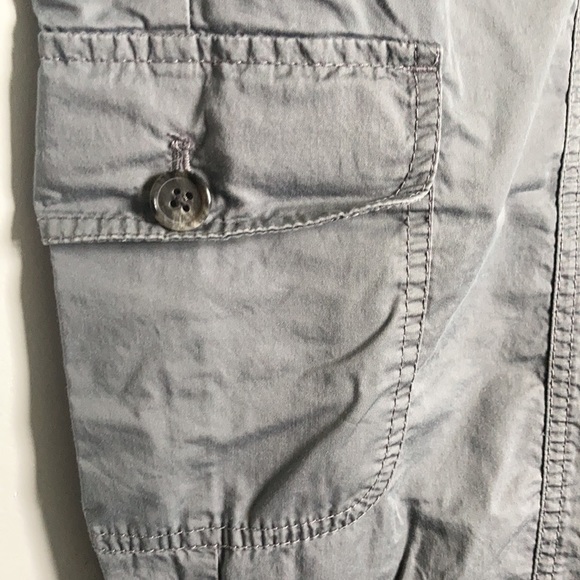 Ann Taylor signature fit grey Capri cargo pants size 14/16 Perfect condition! - Picture 4 of 5